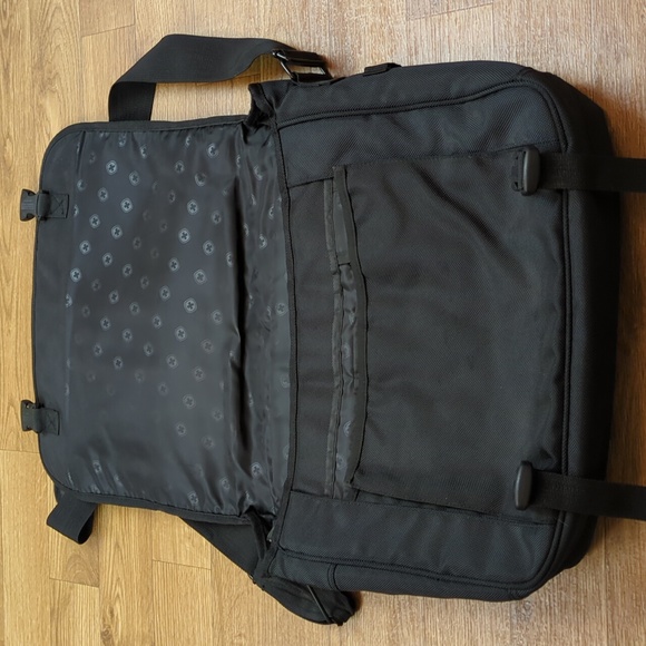 Swiss Gear by Wenger Messenger Bag - Picture 3 of 15